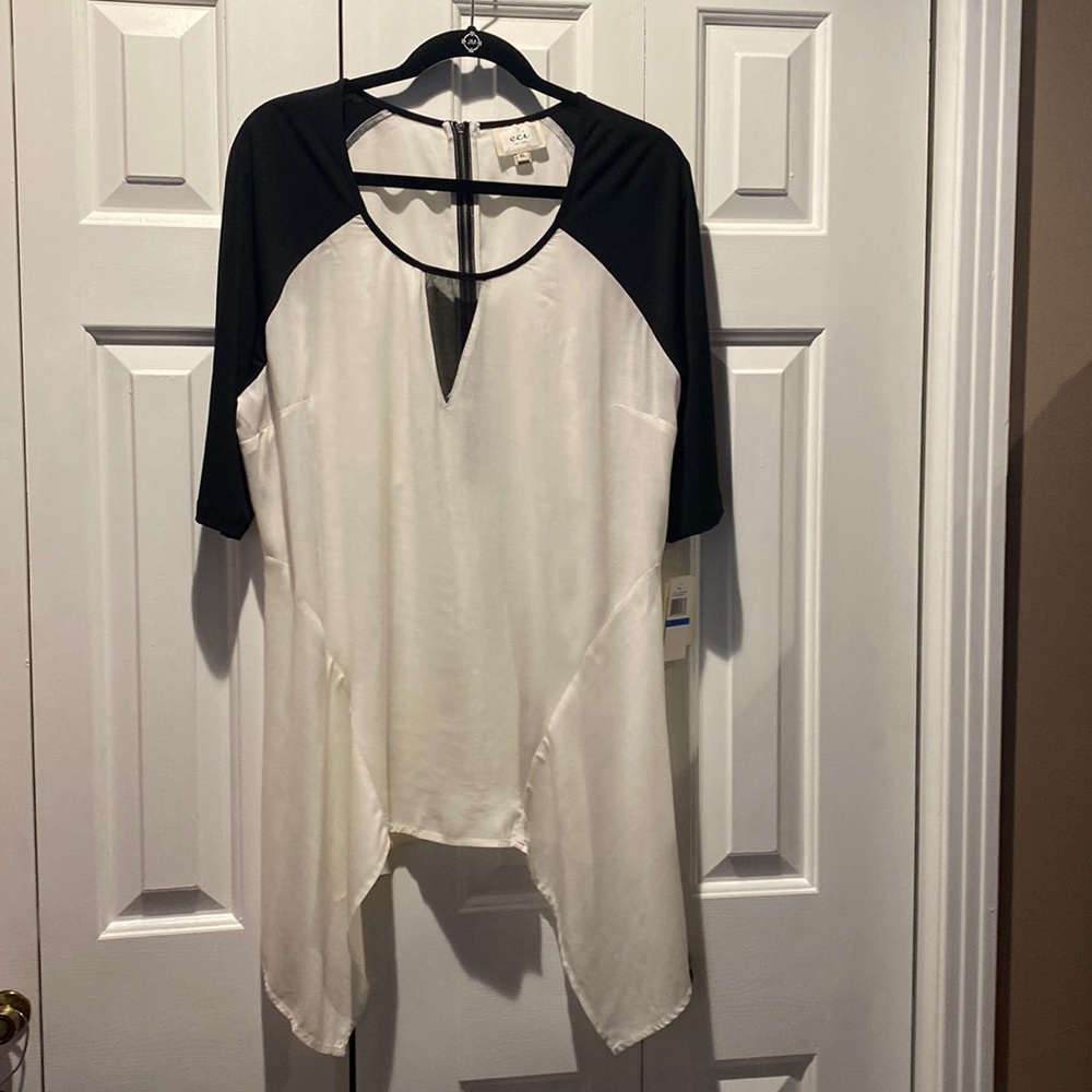 ECI XL Ivory and Black Top